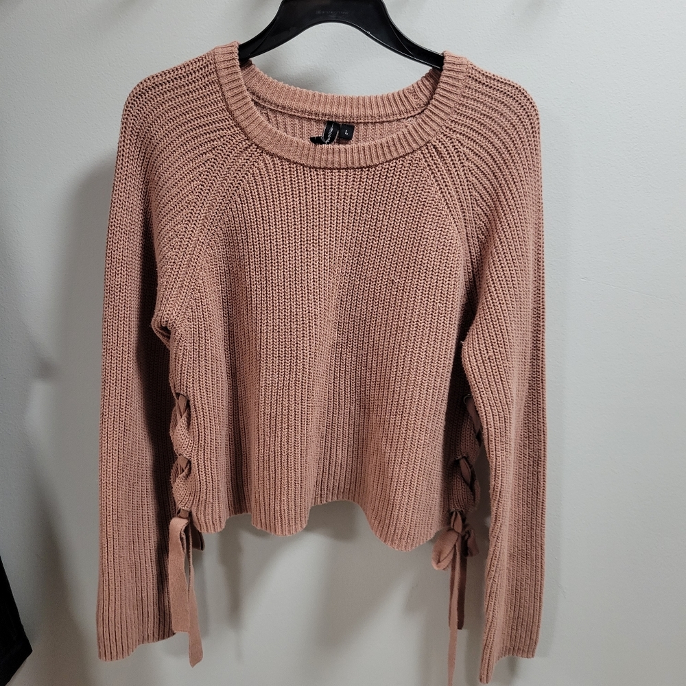 Crop sweater with tie